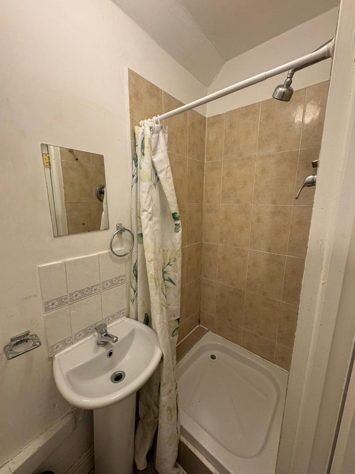 Nice Double Room Near Omni Shopping Dublin Exterior photo
